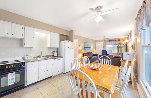 Beach Haven House | WiFi. Ourdoor Shower. Porch Ocean Side 1st floor duplex, a short walk from.