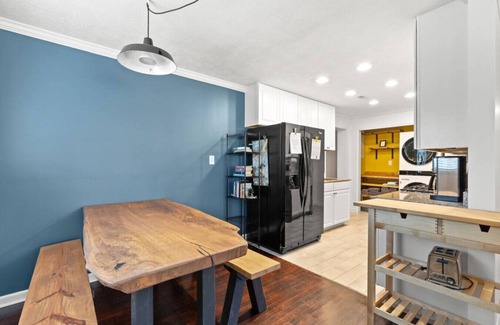 Beattyville Apartment | WiFi - Pet Friendly - Cozy Stay - Grey Duck