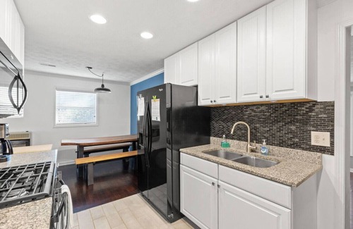 Beattyville Apartment | WiFi - Pet Friendly - Cozy Stay - Grey Duck