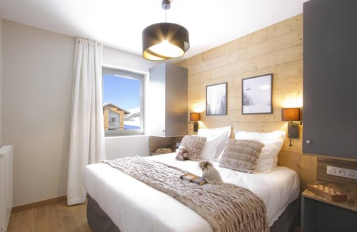 Eclose-Est Hotel | Wifi, sauna, hammam, balcony, tv, ski locker, 23m², Alpe d'Huez
