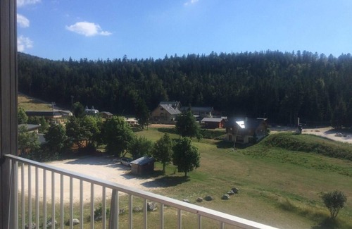 Correncon-en-Vercors Apartment | Wifi, ski-in/ski-out & foot of the slopes, 3rd floor, balcony, 41m², Villard de Lans