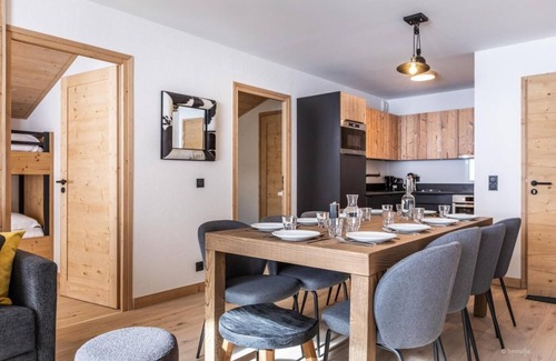 Montalbert Apartment | Wifi, swimming pool, sauna, hammam, balcony, parking, ski locker, 68-90m², Montalbert