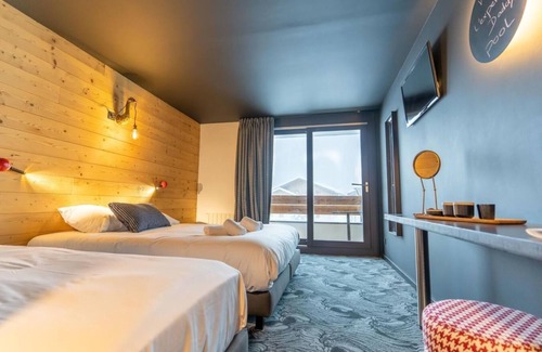 Saint-Chaffrey Hotel | Wifi, view mountain, swimming pool, sauna, hammam, balcony, parking, ski locker, 20m²