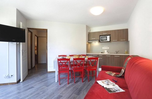 Morillon Apartment | Wifi, view street, swimming pool, terrace, balcony, parking, tv, ski locker, 28m², Morillon