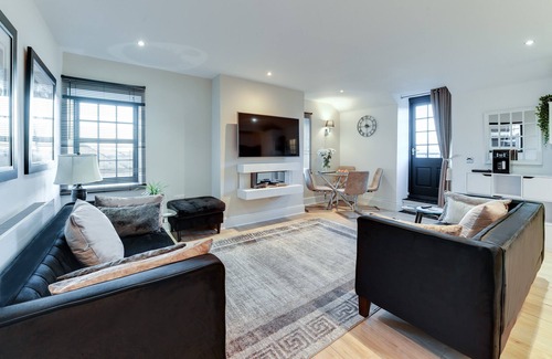 Wigan Apartment | Wigan Central Apartment | Wi-Fi | Free Parking | 5 Guests