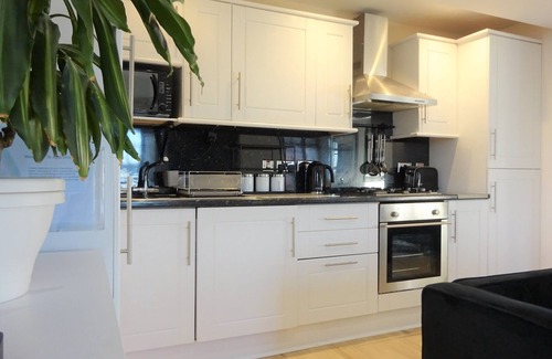 Wigan Apartment | Wigan Central Apartment | Wi-Fi | Free Parking | 5 Guests