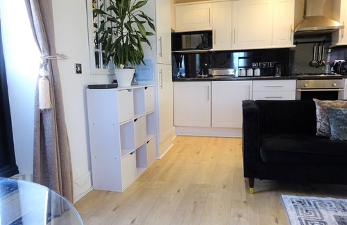 Wigan Apartment | Wigan Central Apartment | Wi-Fi | Free Parking | 5 Guests