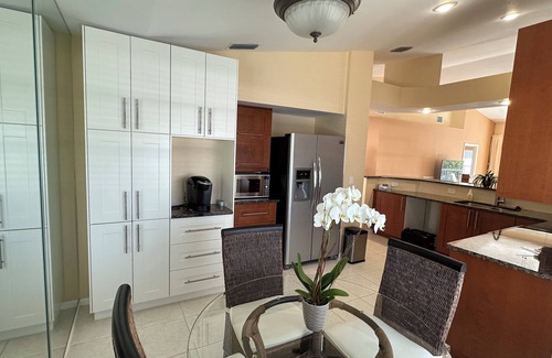 North Naples Condo | Wiggins Lakes - Fully Renovated 2-bedroom lakefront condo close to beaches