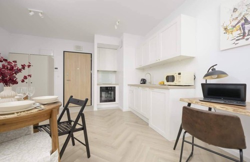 Wlochy Apartment | Wiktoryn 6 | Charming Apartment | WiFi