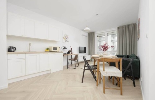 Wlochy Apartment | Wiktoryn 6 | Charming Apartment | WiFi