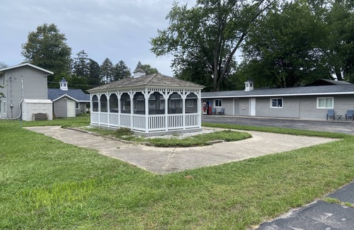 Coloma House | Wil-O-Paw Resort Unit #4