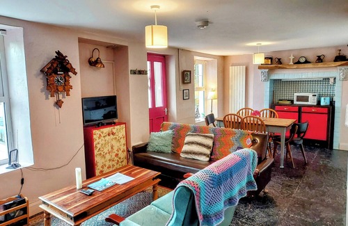 Doolin Cottage | Wild Atlantic Way cottage, 10km from Cliffs of Moher, 5km from Lahinch.