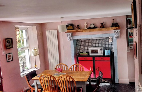 Doolin Cottage | Wild Atlantic Way cottage, 10km from Cliffs of Moher, 5km from Lahinch.