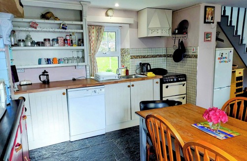 Doolin Cottage | Wild Atlantic Way cottage, 10km from Cliffs of Moher, 5km from Lahinch.