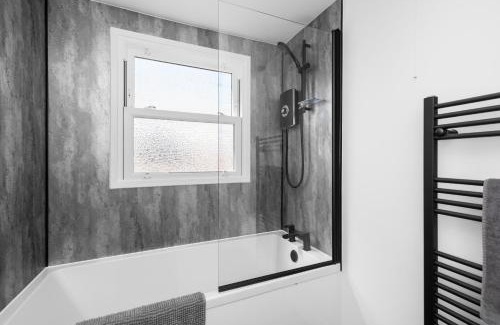 Montrose Apartment | Wild Berry Stays - Baltic Street