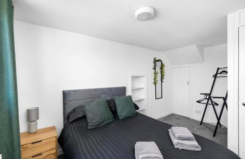 Montrose Apartment | Wild Berry Stays - Baltic Street