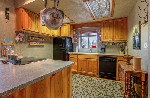 Parks House | Wild Bill Retreat | Treehouse | Acre of Fun | Near Grand Canyon & Williams