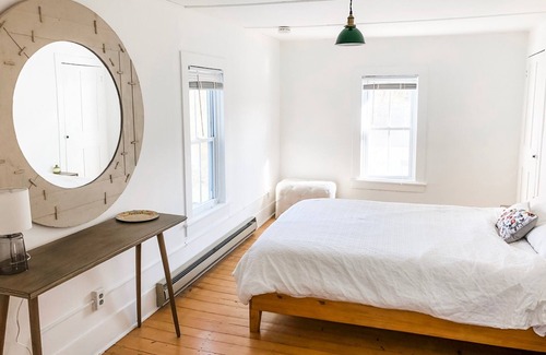Londonderry House | Wild Blossom Farmhouse- a lovely Vermont Getaway