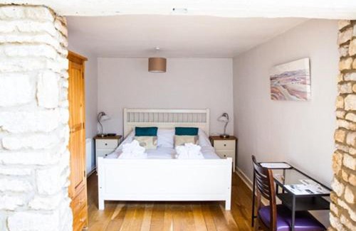 Nailsworth Hotel | Wild Garlic Rooms