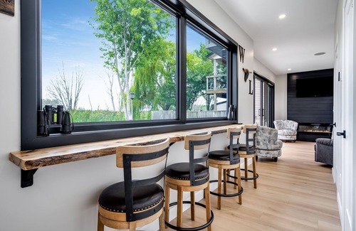 Kingsville House | Wild Goose Landing- Located near local wineries and breweries