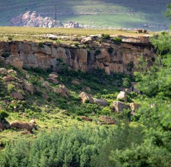 Phuthaditjhaba Cabin | Wild Horses Lodge