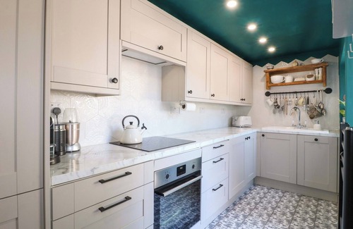Quorndon House | WILD PEACE COTTAGE, pet friendly, character holiday cottage in Quorn