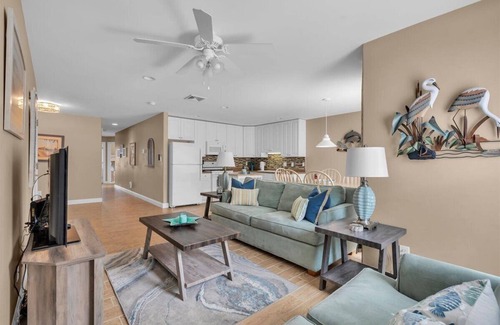 Cape May - Wildwood Condo | Wild Pearl - 3br/2ba - Parking - HEATED POOL, North Wildwood, NJ