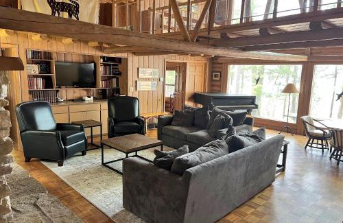 Interlochen House | Wild Refuge Lodge