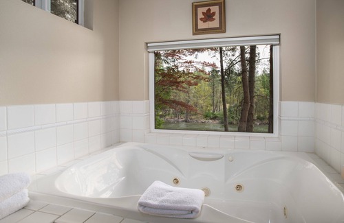 Leavenworth Apartment | Wild River Views from an Old West-Inspired Suite