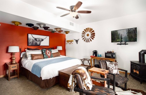 Leavenworth Apartment | Wild River Views from an Old West-Inspired Suite