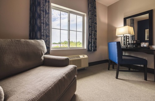 Clinton Hotel | Wild Rose Casino & Hotel Clinton