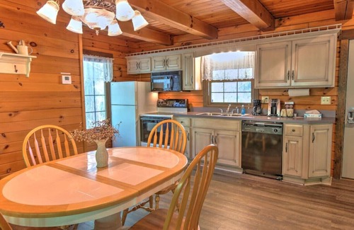 Millersburg Cabin | Wild Rose - Secluded Cabin Getaway with Hot Tub, Kitchen, and Fireplace