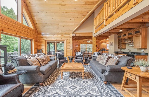 North Glade Hills House | Wild Wild West | Dock Slip, Hot Tub, Firepit!
