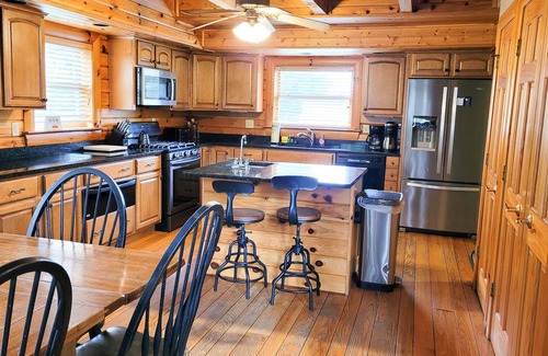 North Glade Hills House | Wild Wild West | Dock Slip, Hot Tub, Firepit!
