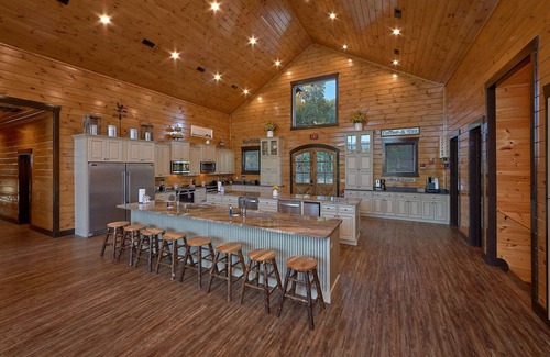 Gatlinburg - Pigeon Forge Cabin | Wildbriar Lodge - Brand New in December 2019!