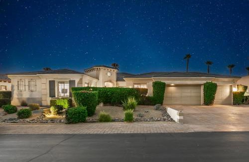 Rancho Santana House | Wilder Out West: Luxury Pickleball, Mini Golf, & Game Room!