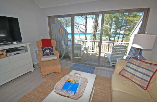 Glen Arbor House | Wilderness 9