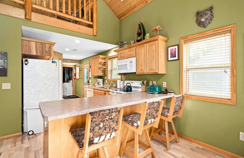 McGregor Cabin | Wilderness Cabin - Nature Retreat in Peaceful Woods near Big Sandy Lake
