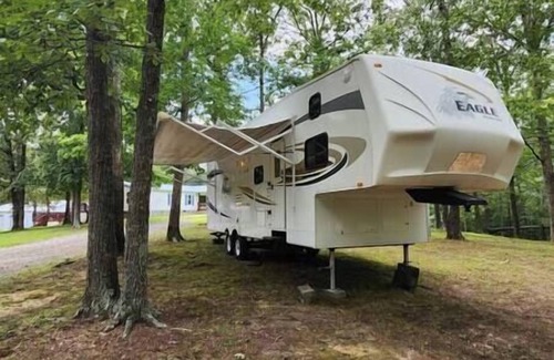 Kuttawa Cabin | Wilderness Glamper Retreat