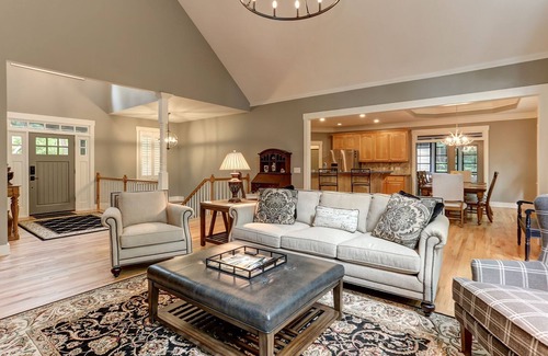 Big Canoe House | Wilderness Lodge - The perfect getaway home in Big Canoe!