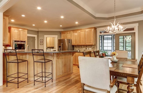 Big Canoe House | Wilderness Lodge - The perfect getaway home in Big Canoe!