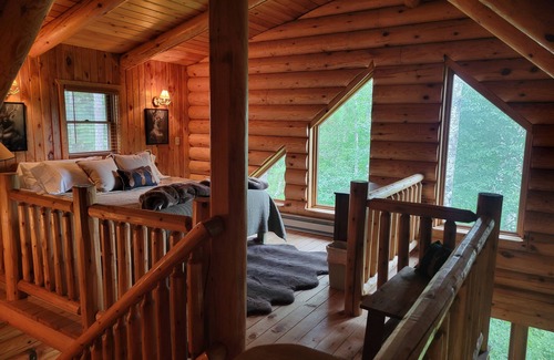 Isabella Cabin | Wilderness Log Home on the River,Near Ely,Up North,Lakes,Fishing,Pet Friendly