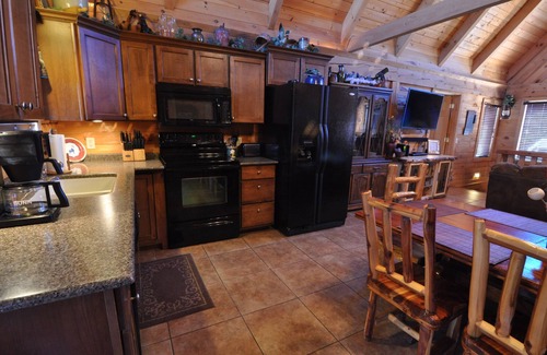 Branson Cedars Cabin | Wilderness Retreat Cabin- Lg Game Room, Private Hot Tub; 1 Mile to Thunder Ridge