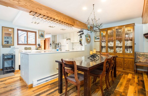 Jackson Hole House | Wilderness retreat near Grand Teton with sprawling deck, children's items & W/D