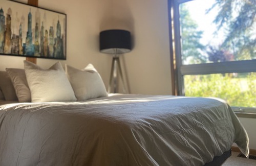 Calabogie House | Wildflower Calabogie | Sunsets & Lake Views
