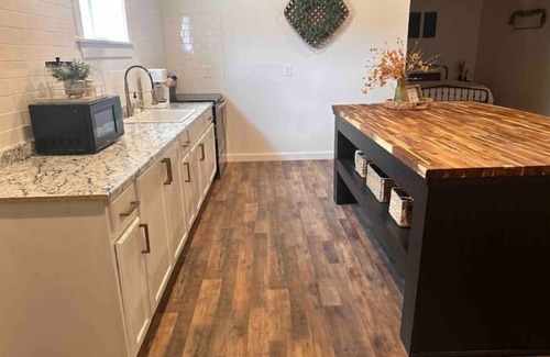 Weatherford House | Wildflower Cottage