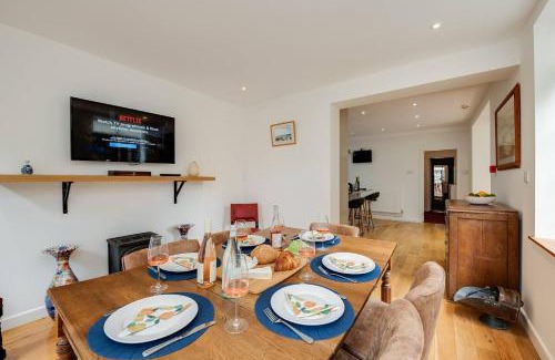 Portsmouth Apartment | Wildflower Garden