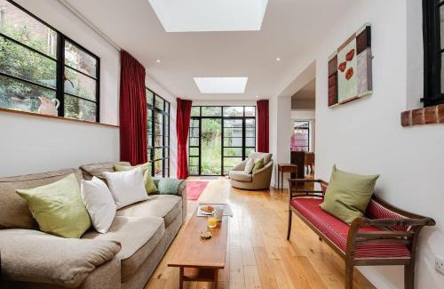 Portsmouth Apartment | Wildflower Garden