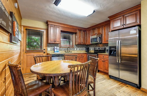 Pittman Center Cabin | Wildflower Haven: Beautiful Secluded Cabin in Gatlinburg, Just Minutes from Downtown Gatlinburg.