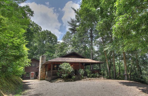 Pittman Center Cabin | Wildflower Haven: Beautiful Secluded Cabin in Gatlinburg, Just Minutes from Downtown Gatlinburg.
